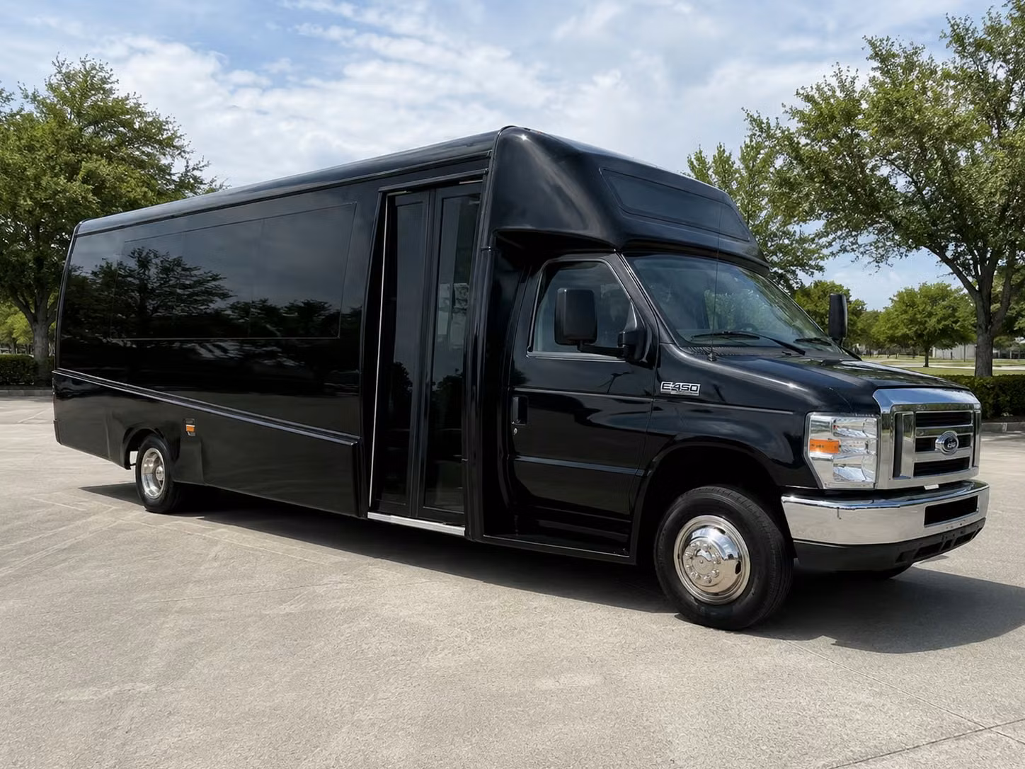 minibus rentals for smaller prom groups heading out in visalia